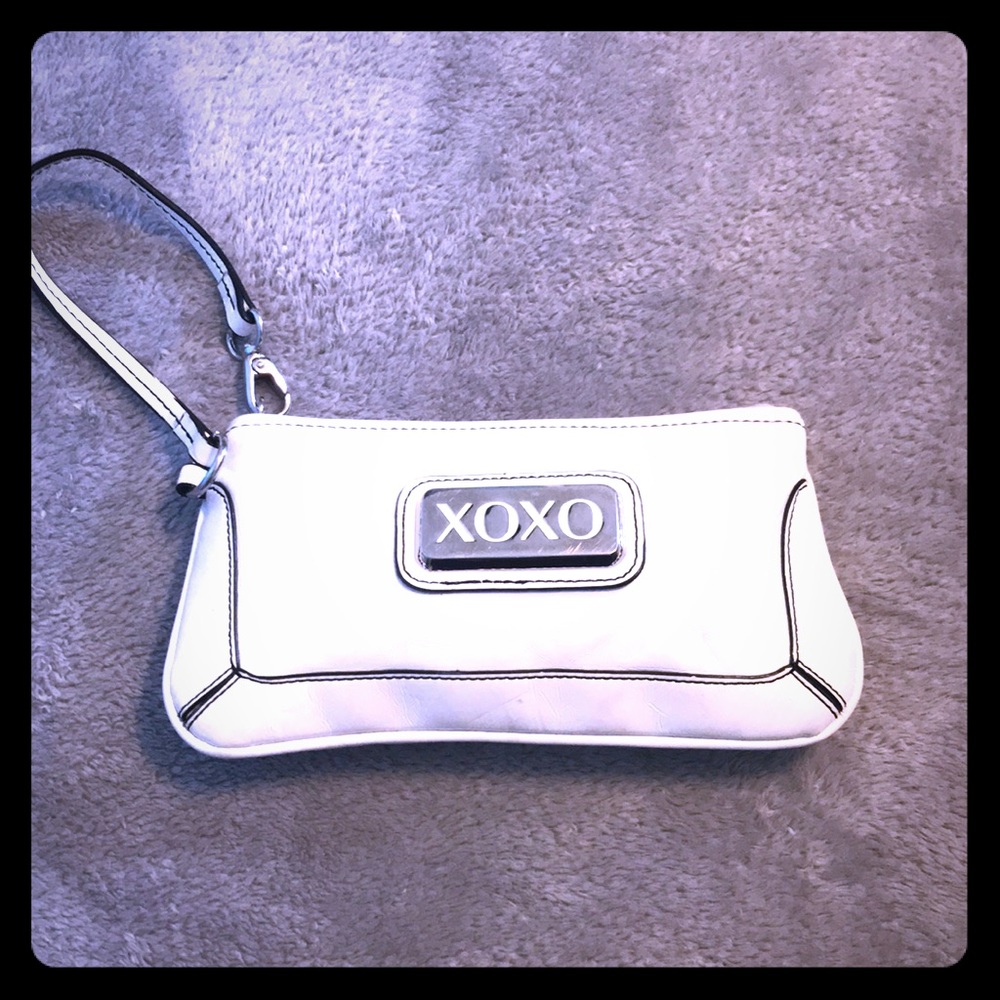 XoXo white leather wristlet!